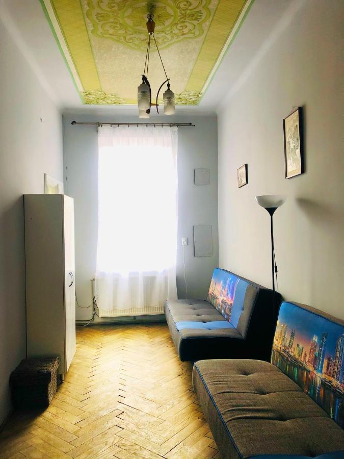 Vintage Apartment 2 Rooms With Balcony リヴィウ エクステリア 写真
