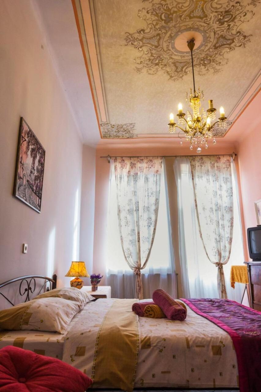 Vintage Apartment 2 Rooms With Balcony リヴィウ エクステリア 写真